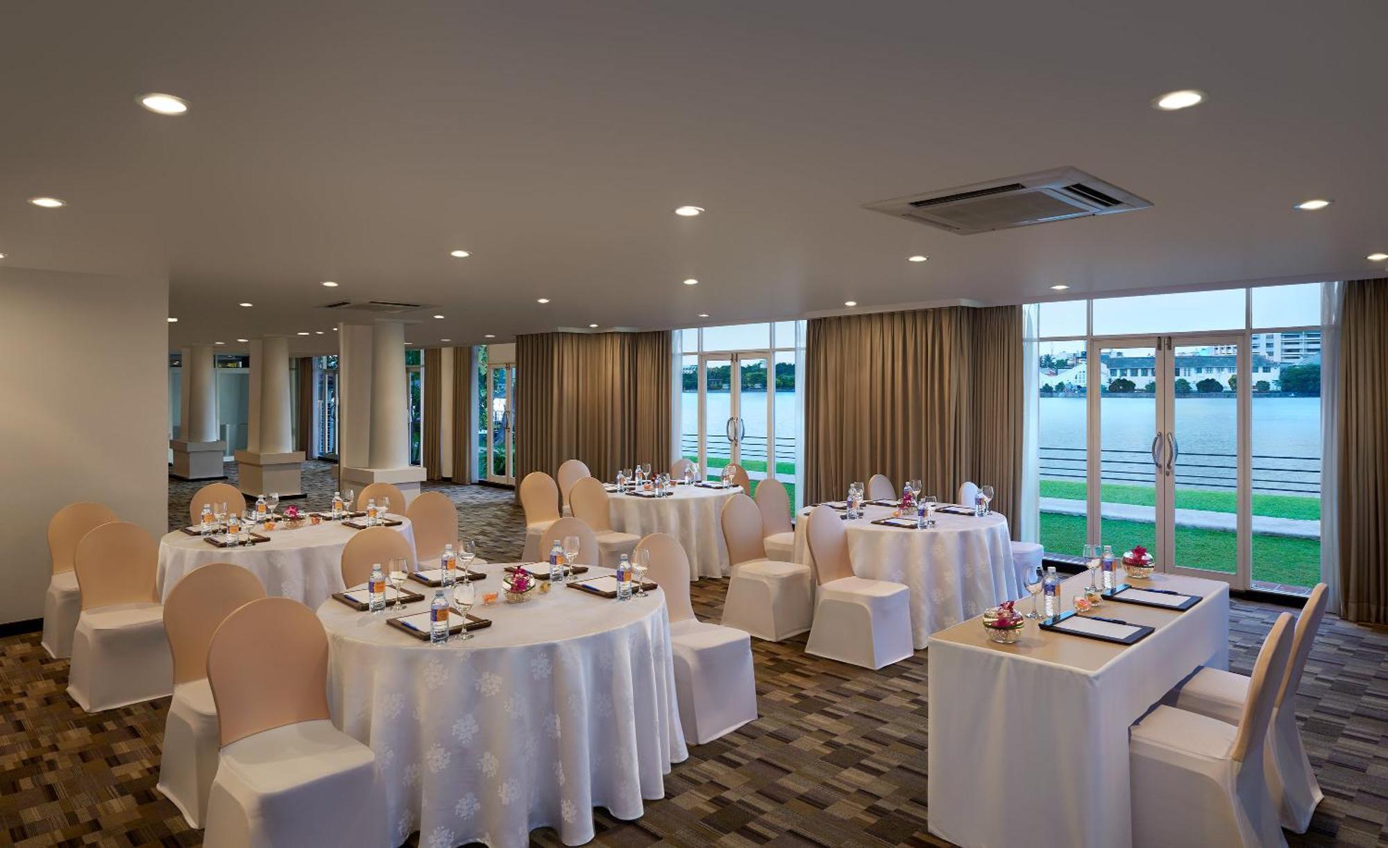 فندق سينامون ليكسايد كولمبو المظهر الخارجي الصورة Meeting room